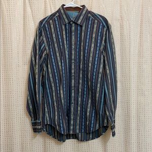 Uniquely Funky Robert Graham Button Down